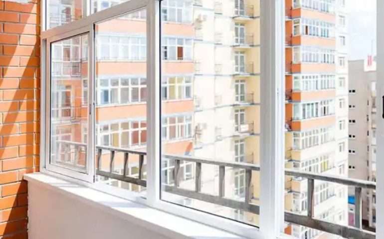 О холодном и теплом остеклении: что лучше?