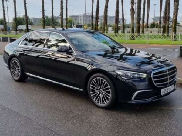 Mercedes в Сочи: аренда с водителем, которая сделает ваш отдых безупречным