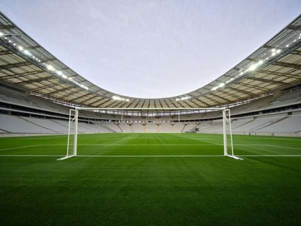 Стоимость аренды футбольного манежа в Москве: что влияет на цену