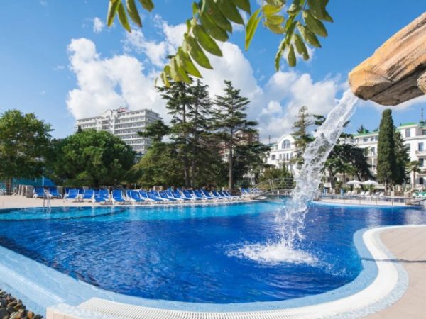 Как организовать отдых в Алуште с удобным питанием в отеле